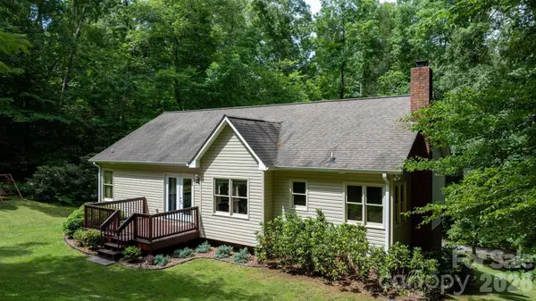 2956 Indian Grave RD, Lenoir, NC 28645