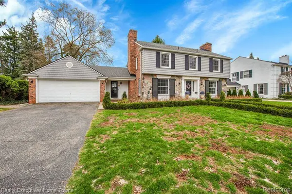 71 MERRIWEATHER Road, Grosse Pointe Farms, MI 48236