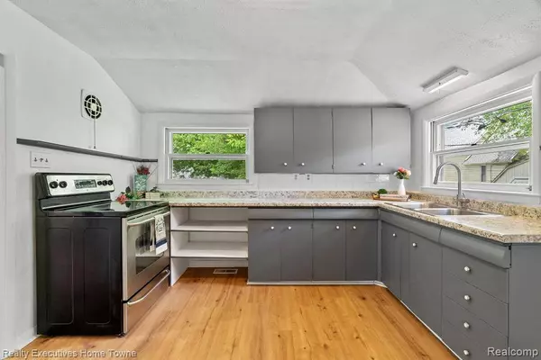 1114 CHURCH Street, Port Huron, MI 48060