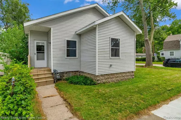 1217 MANSFIELD Street, Port Huron, MI 48060