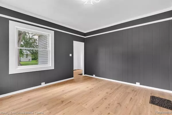 1217 MANSFIELD Street, Port Huron, MI 48060