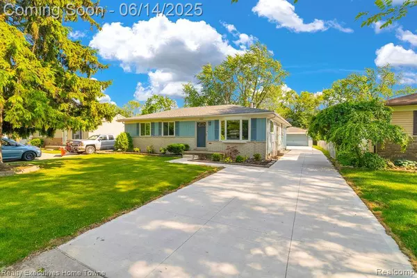 8540 Russell Street, Shelby Twp, MI 48317