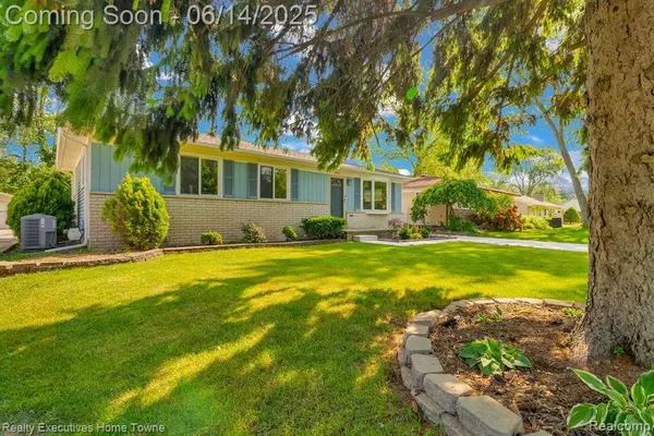 8540 Russell Street, Shelby Twp, MI 48317