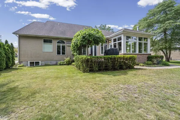 3276 Shorewood Avenue, Fort Gratiot, MI 48060