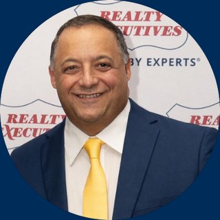 Frank Locricchio, Broker, Realty Executives Showcase Commercial