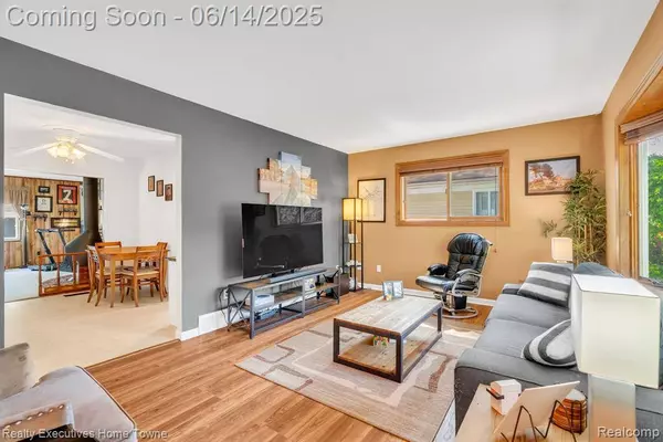 8540 Russell Street, Shelby Twp, MI 48317