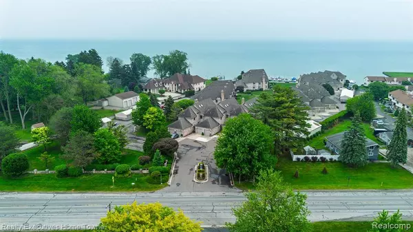 50731 Harbour View Drive N 26, New Baltimore, MI 48047