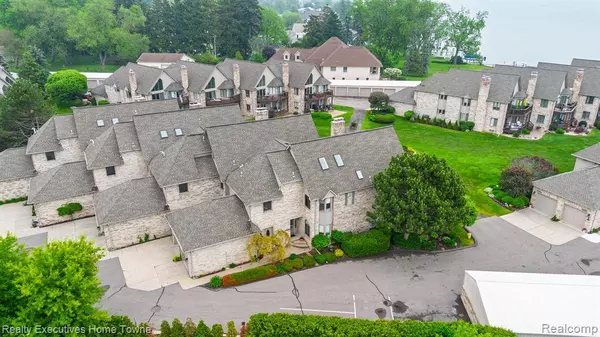 50731 Harbour View Drive N 26, New Baltimore, MI 48047