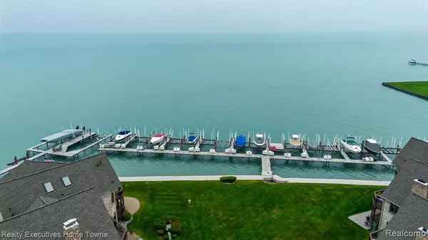 50731 Harbour View Drive N 26, New Baltimore, MI 48047