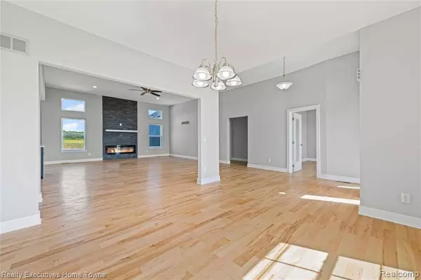 7082 SPRINGBORN Road, China Twp, MI 48054