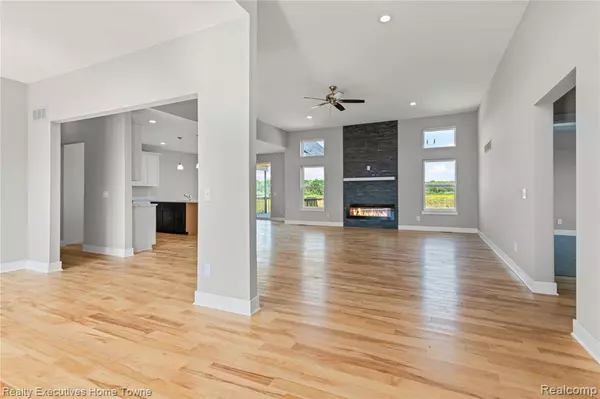 7082 SPRINGBORN Road, China Twp, MI 48054