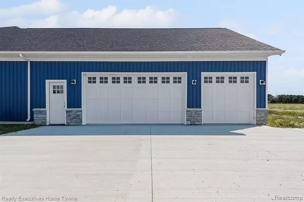 7082 SPRINGBORN Road, China Twp, MI 48054