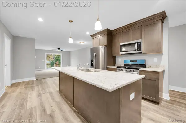 302 HIDDEN HARBOR WAY #25, Marine City, MI 48039