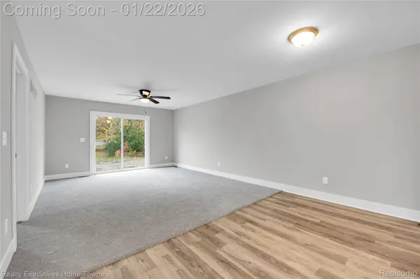 302 HIDDEN HARBOR WAY #25, Marine City, MI 48039