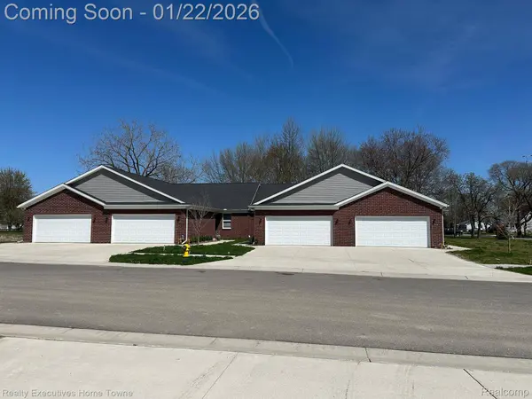 302 HIDDEN HARBOR WAY #25, Marine City, MI 48039