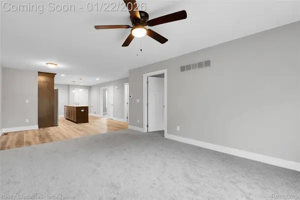 302 HIDDEN HARBOR WAY #25, Marine City, MI 48039