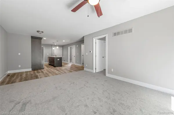 303 Hidden Harbor #2, Marine City, MI 48039