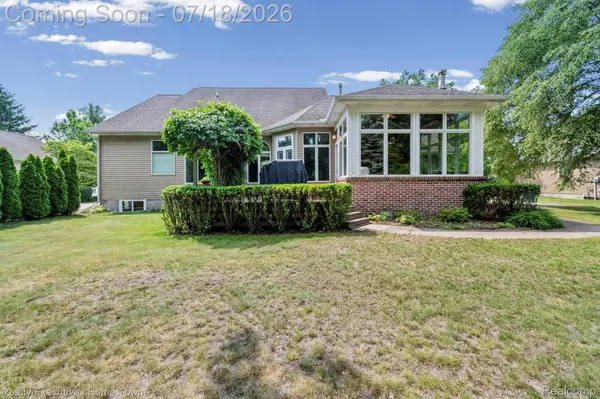3276 Shorewood AVE, Fort Gratiot Charter Township, MI 48059