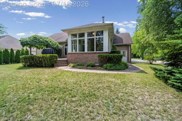 3276 Shorewood AVE, Fort Gratiot Charter Township, MI 48059