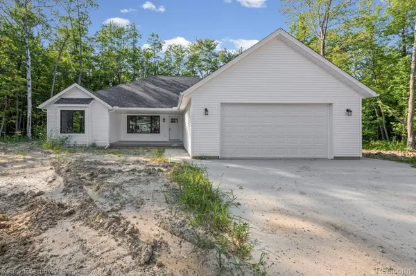 4251 Janice CT, Fort Gratiot Charter Township, MI 48059