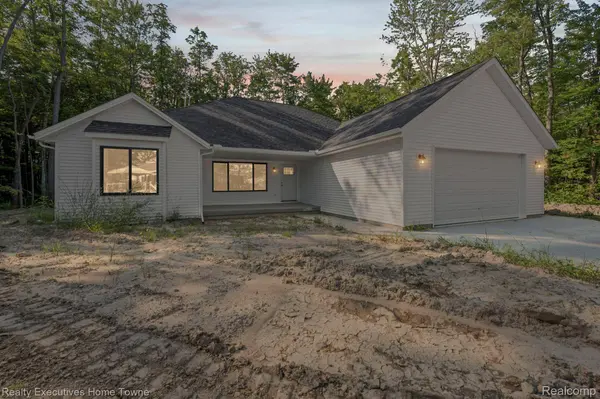 4251 Janice CT, Fort Gratiot Charter Township, MI 48059