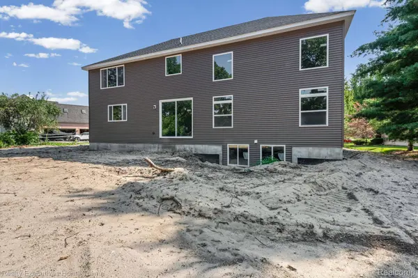 3258 Shorewood AVE, Fort Gratiot Charter Township, MI 48059
