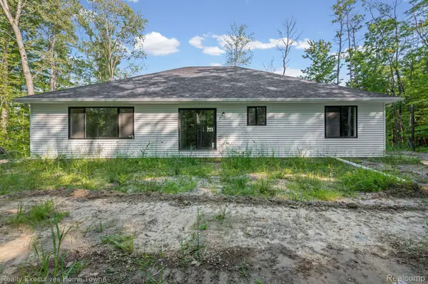 4251 Janice CT, Fort Gratiot Charter Township, MI 48059
