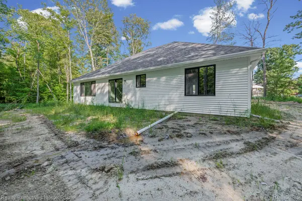 4251 Janice CT, Fort Gratiot Charter Township, MI 48059