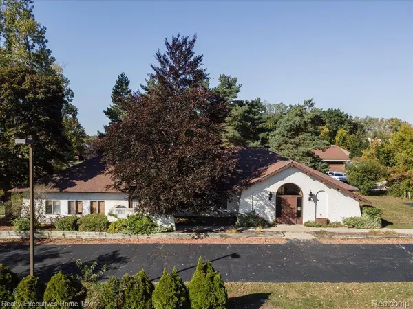 3024 Commerce DR, Fort Gratiot Charter Township, MI 48059