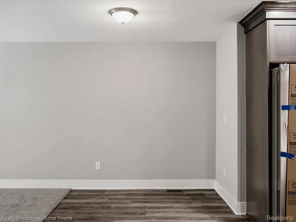 302 HIDDEN HARBOR WAY #25, Marine City, MI 48039