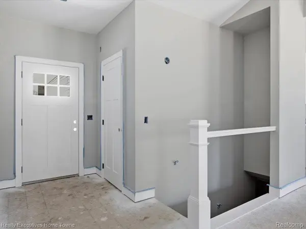 6527 McKinley RD, Cottrellville Township, MI 48039