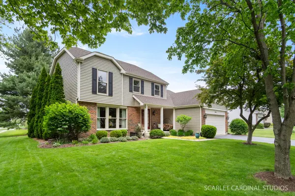27W180 Chestnut Ln, Winfield, IL 60190-2047