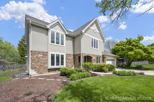 2010 Canterbury Pl, Wheaton, IL 60189-8114