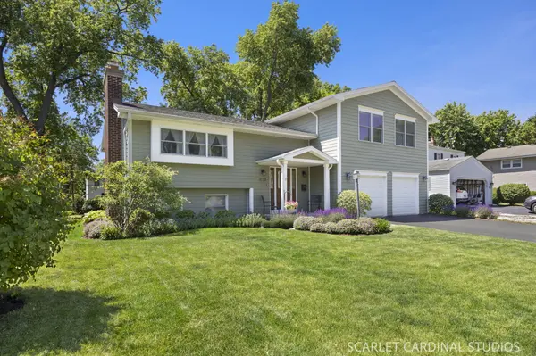 1518 Center Ave, Wheaton, IL 60189-6102