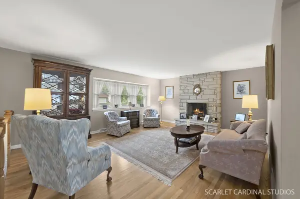 1518 Center Ave, Wheaton, IL 60189-6102