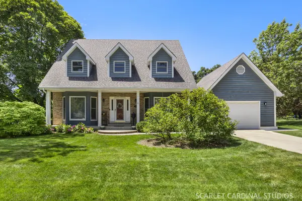 904 Santa Rosa Ave, Wheaton, IL 60187-3827