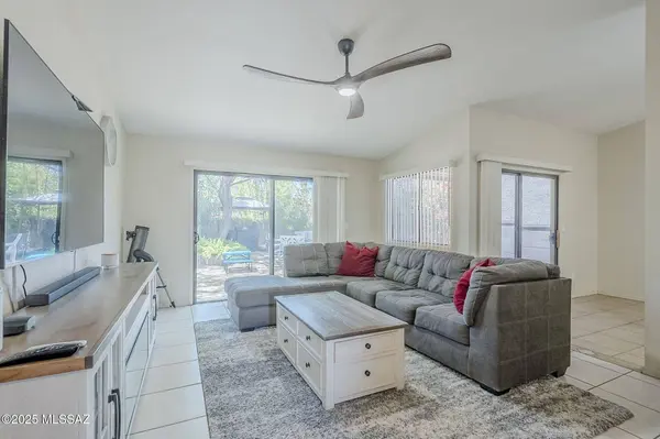 215 N Redcoat Lane, Tucson, AZ 85748