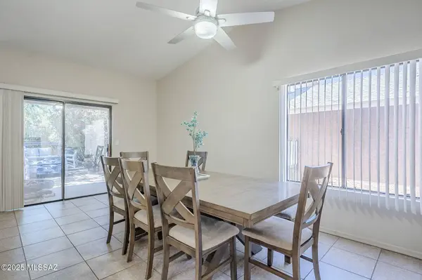 215 N Redcoat Lane, Tucson, AZ 85748