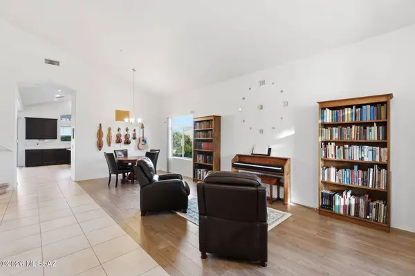 6129 S Eagles Roost Drive, Tucson, AZ 85757