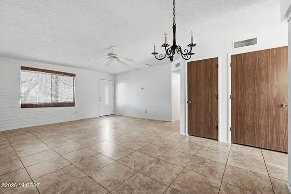 9871 E Sellarole Rd, Tucson, AZ 85730