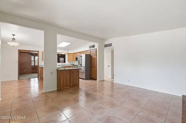1125 E Kleindale Rd, Tucson, AZ 85719