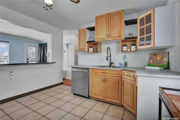 1909 Wiggins AVENUE S, Saskatoon, SK S7J 1W2