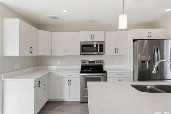 139 Stilling MEWS, Saskatoon, SK S7V 0P4
