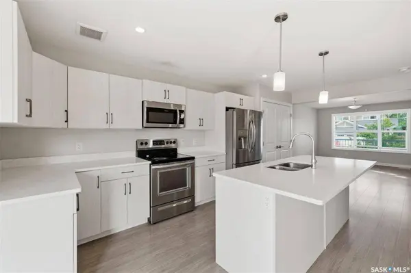 139 Stilling MEWS, Saskatoon, SK S7V 0P4