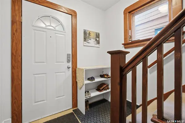 818 B AVENUE N, Saskatoon, SK S7L 1E7