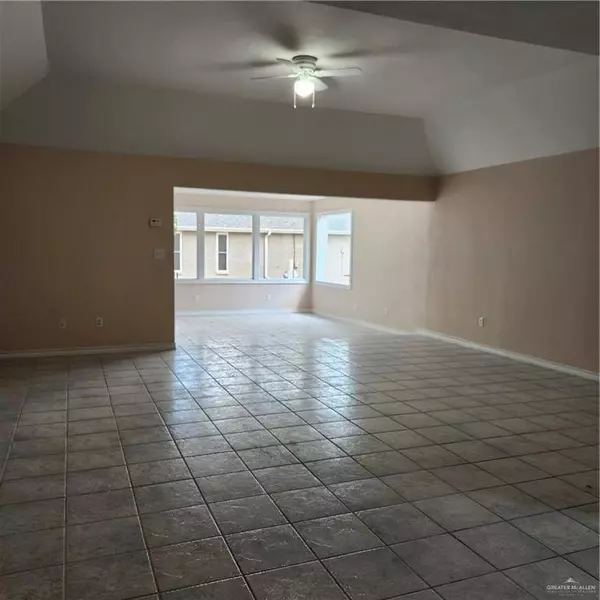 419 Country Club DR, Alamo, TX 78516