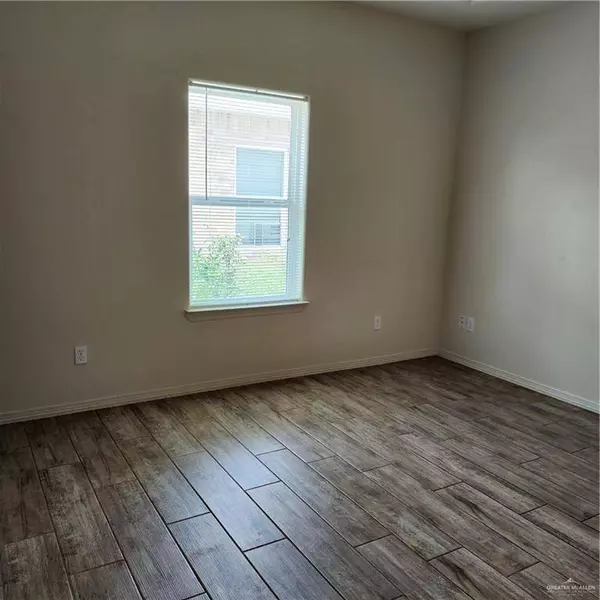 4008 Hawthorne AVE #4, Edinburg, TX 78539