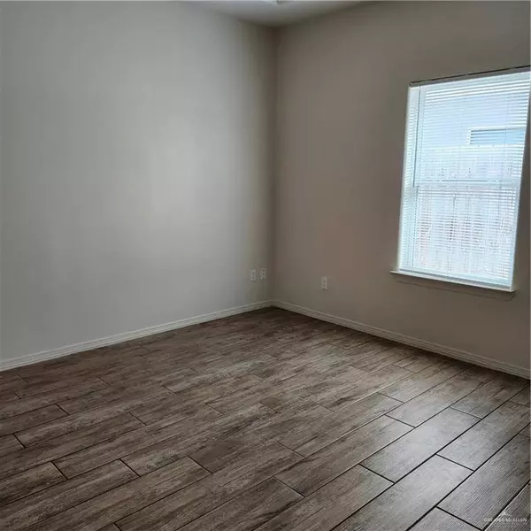 4008 Hawthorne AVE #4, Edinburg, TX 78539