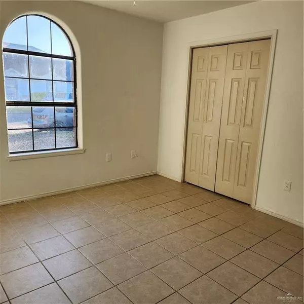 2205 Kimberly LN #A, Edinburg, TX 78539