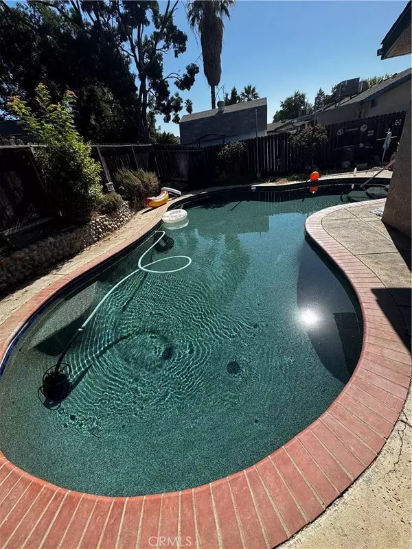 5252 W Holland Ave, Fresno, CA 93722